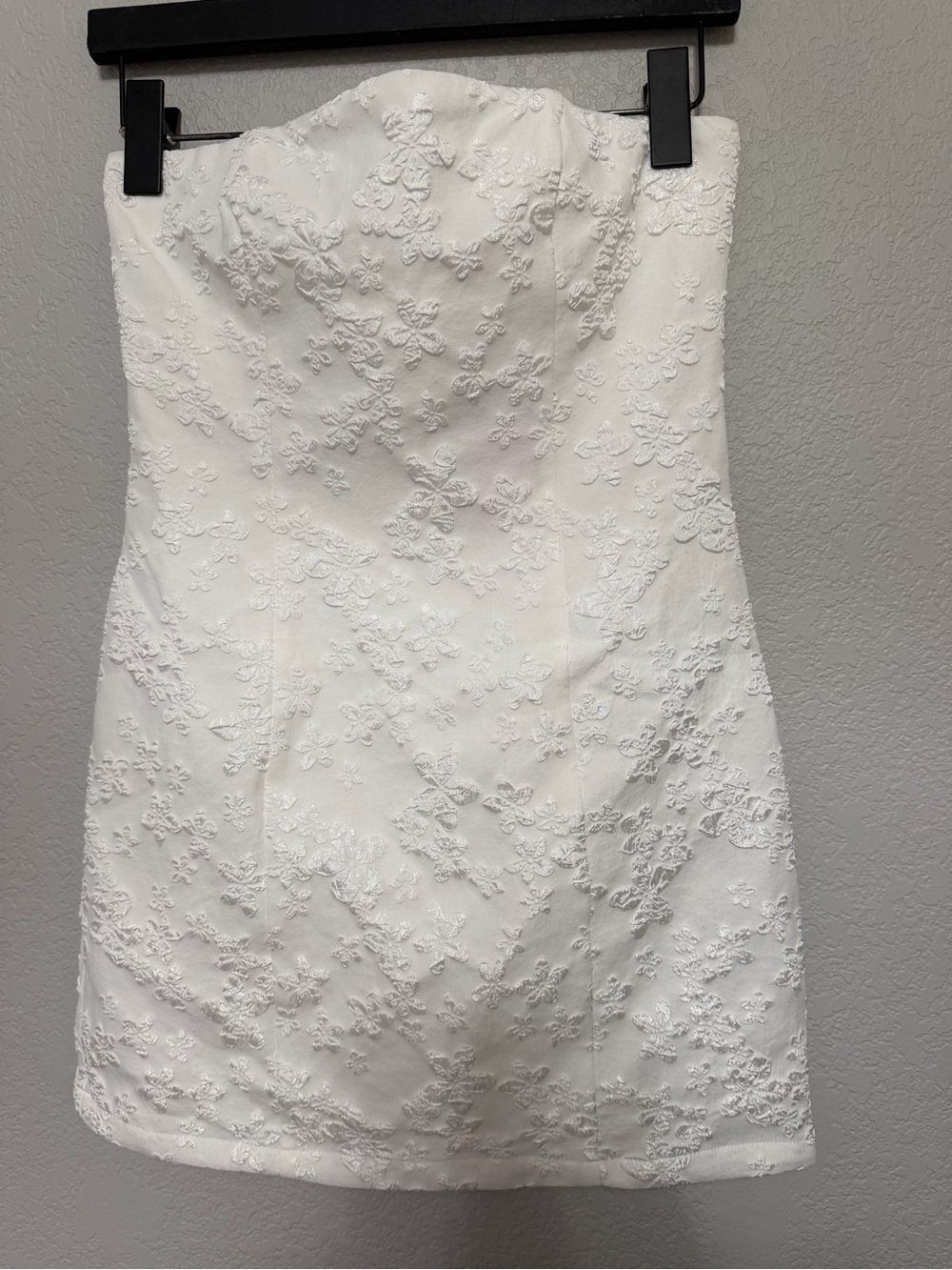 NWT Edikted White Strapless Floral Embroidered Mini Dress